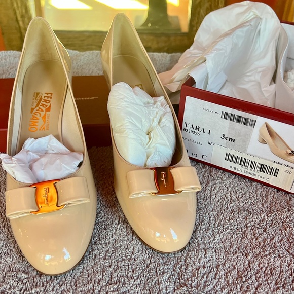 FERRAGAMO VARA BOW PUMP SHOE - Picture 2 of 6